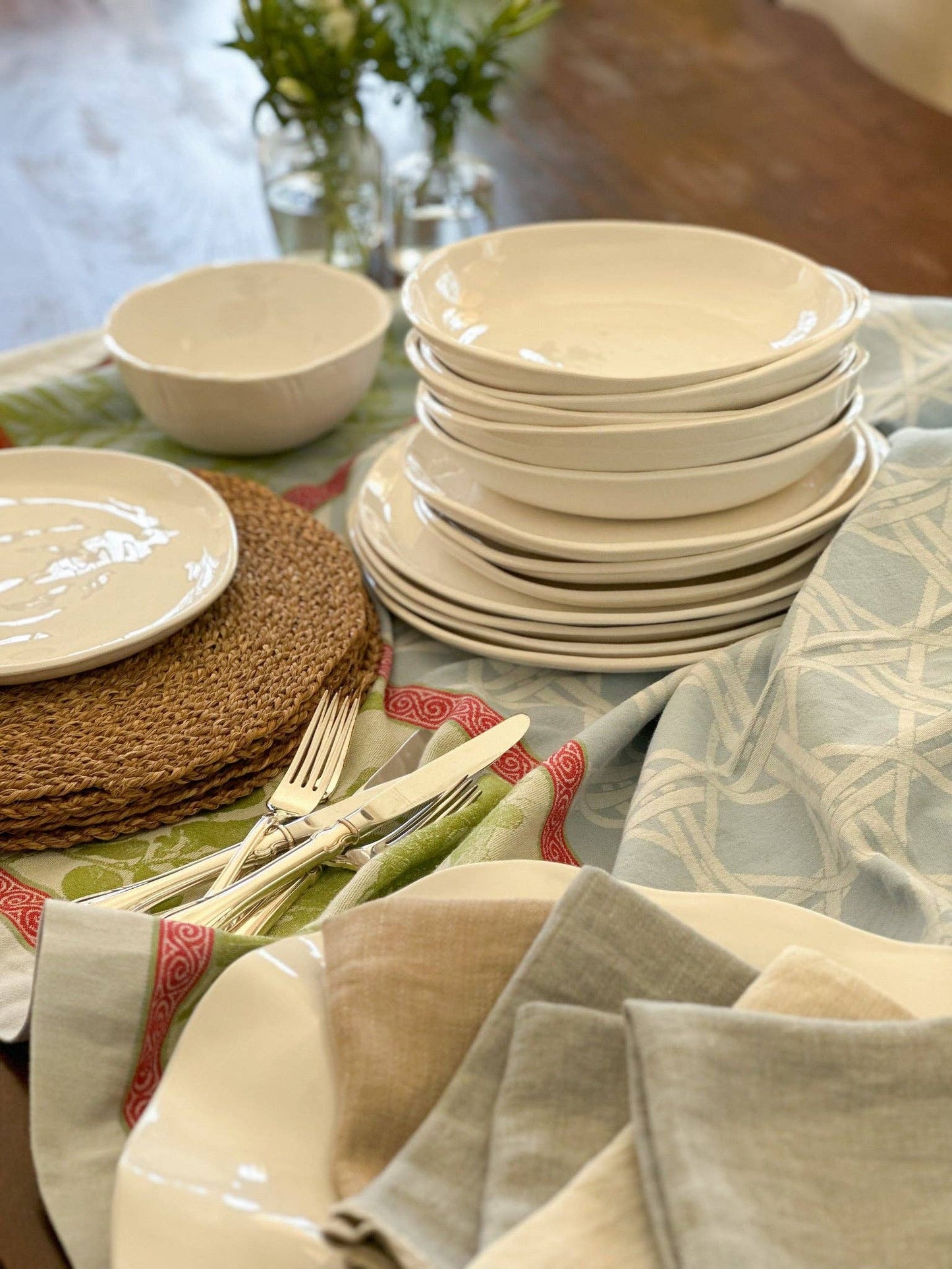 Simple Round Small Serving or Pasta/Soup Bowl, Cream 9"