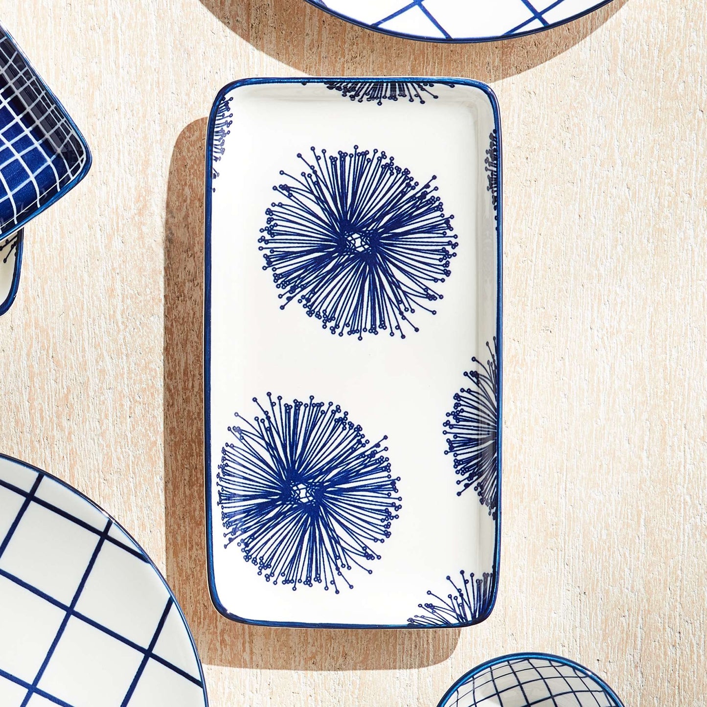 Stria Starburst 8" Trays - Dark Blue/White Ceramic