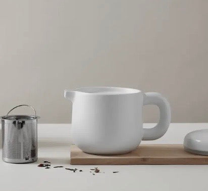 Mini Teapot, Porcelain Teapot w/ Infuser - 20oz / 0.6L
