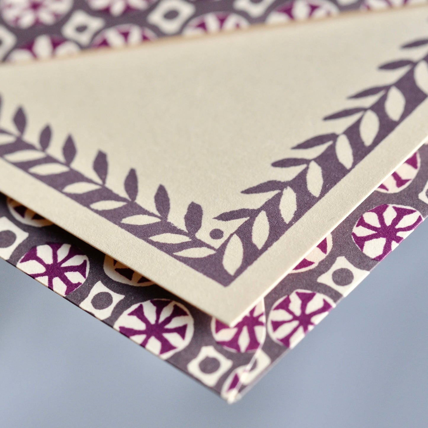 10 Postcards with Patterned Border in French Lavender