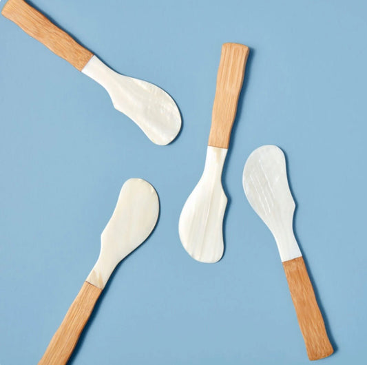 Seashell and Bamboo Spreader, Knife 6"