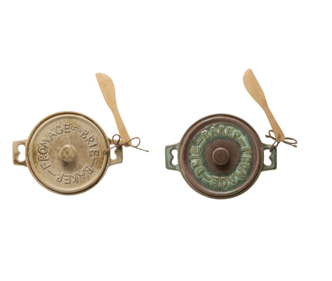 Brie Baker Large Round with Wood Server. 2 Color Options: Rustic Beige and Brown